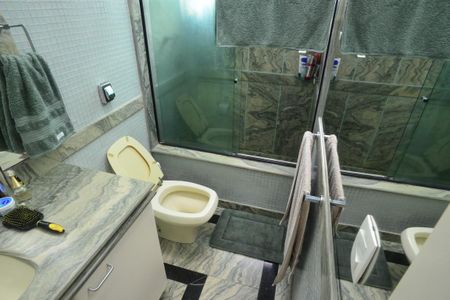 Apartamento à venda com 377m², 4 quartos e 4 vagasBanheiro Suíte 2