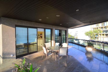 Apartamento à venda com 377m², 4 quartos e 4 vagasVaranda