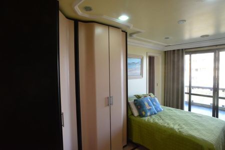 Apartamento à venda com 377m², 4 quartos e 4 vagasQuarto