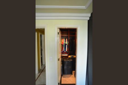 Apartamento à venda com 377m², 4 quartos e 4 vagasCloset Suíte 1