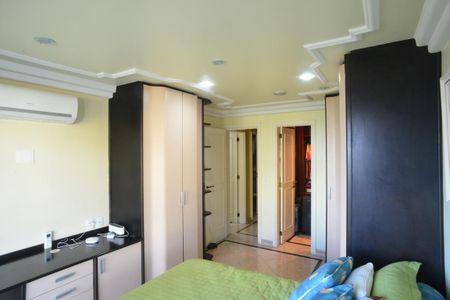 Apartamento à venda com 377m², 4 quartos e 4 vagasQuarto