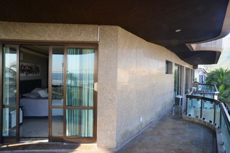 Apartamento à venda com 377m², 4 quartos e 4 vagasVaranda