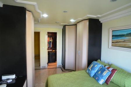 Apartamento à venda com 377m², 4 quartos e 4 vagasQuarto