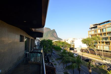 Apartamento à venda com 377m², 4 quartos e 4 vagasVaranda