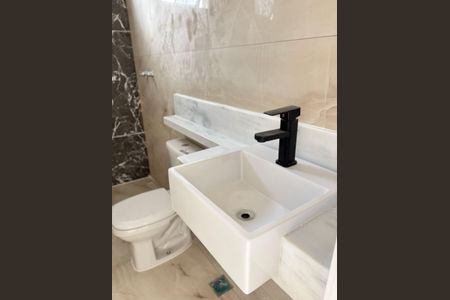 Casa à venda com 170m², 3 quartos e 4 vagas