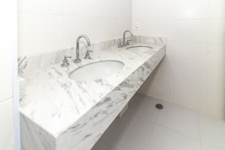 Apartamento à venda com 135m², 3 quartos e 2 vagasBanheiro da Suíte 1