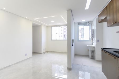 Sala de apartamento para alugar com 2 quartos, 39m² em Cidade Líder, São Paulo