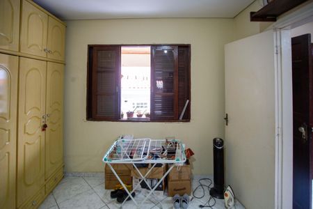Casa à venda com 200m², 2 quartos e 2 vagasQuarto Casa 2