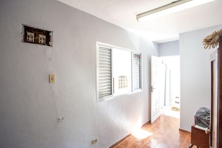 Casa à venda com 200m², 2 quartos e 2 vagasQuarto de Serviço