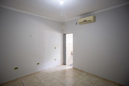 Casa à venda com 200m², 2 quartos e 2 vagasQuarto Suíte