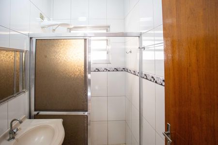 Casa à venda com 200m², 2 quartos e 2 vagasBaheiro Social