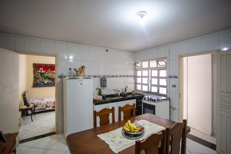 Casa à venda com 200m², 2 quartos e 2 vagasCozinha Casa 2