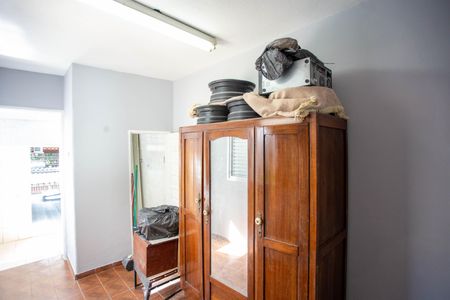 Casa à venda com 200m², 2 quartos e 2 vagasQuarto de Serviço