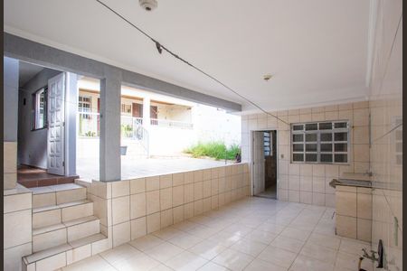 Casa à venda com 200m², 2 quartos e 2 vagasÁrea de Serviço