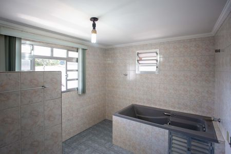 Casa à venda com 200m², 2 quartos e 2 vagasBanheiro da Suíte