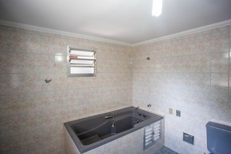 Casa à venda com 200m², 2 quartos e 2 vagasBanheiro da Suíte