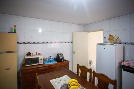 Casa à venda com 200m², 2 quartos e 2 vagasCozinha Casa 2