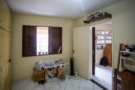 Casa à venda com 200m², 2 quartos e 2 vagasQuarto Casa 2