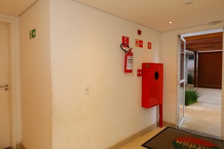 Apartamento para alugar com 38m², 2 quartos e 1 vagaÁrea comum - Saguão do prédio