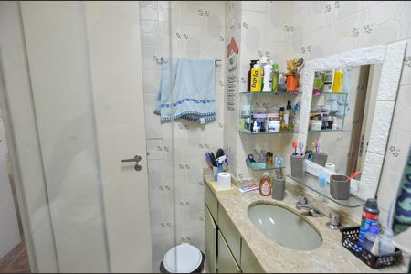 Apartamento à venda com 65m², 2 quartos e 1 vaga Apartamento à venda com 65m², 2 quartos e 1 vagaBanheiro