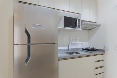 Cozinha de kitnet/studio para alugar com 1 quarto, 24m² em Liberdade, São Paulo