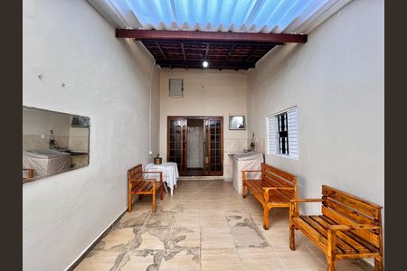 Casa à venda com 200m², 6 quartos e 4 vagas Casa à venda com 200m², 6 quartos e 4 vagasÁrea de Serviço