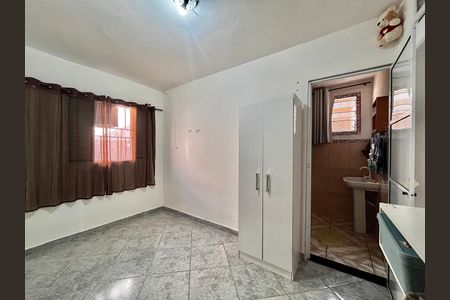 Casa à venda com 200m², 6 quartos e 4 vagas Casa à venda com 200m², 6 quartos e 4 vagasSuíte