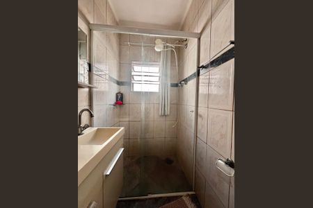 Casa à venda com 200m², 6 quartos e 4 vagas Casa à venda com 200m², 6 quartos e 4 vagasBanheiro