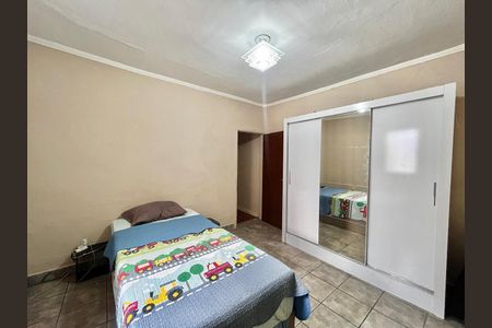 Casa à venda com 200m², 6 quartos e 4 vagas Casa à venda com 200m², 6 quartos e 4 vagasCasa 2 - Quarto 2