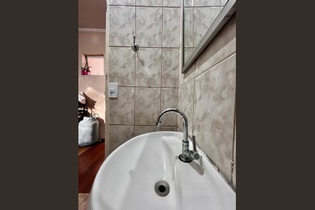 Casa à venda com 200m², 6 quartos e 4 vagas Casa à venda com 200m², 6 quartos e 4 vagasCasa 2 - Banheiro