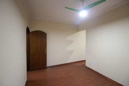 Casa à venda com 230m², 3 quartos e 2 vagas Casa à venda com 230m², 3 quartos e 2 vagas Suíte