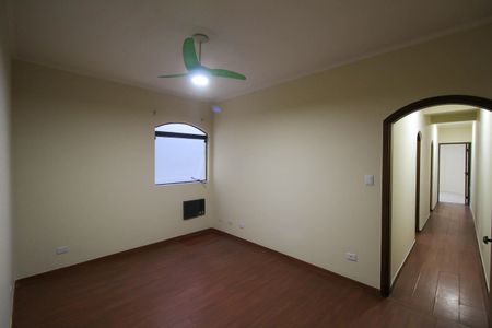 Casa à venda com 230m², 3 quartos e 2 vagas Casa à venda com 230m², 3 quartos e 2 vagas Suíte