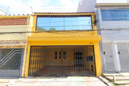 Casa à venda com 230m², 3 quartos e 2 vagas Casa à venda com 230m², 3 quartos e 2 vagasFachada