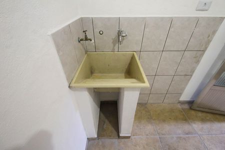 Casa à venda com 230m², 3 quartos e 2 vagas Casa à venda com 230m², 3 quartos e 2 vagasÁrea de Serviço