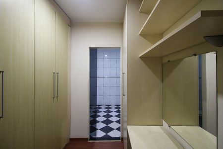 Casa à venda com 230m², 3 quartos e 2 vagas Casa à venda com 230m², 3 quartos e 2 vagasCloset Suíte