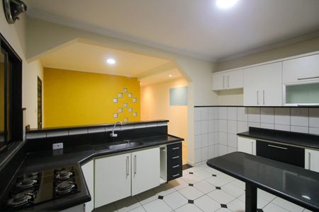 Casa à venda com 230m², 3 quartos e 2 vagas Casa à venda com 230m², 3 quartos e 2 vagasCozinha