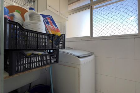 Apartamento à venda com 57m², 2 quartos e 1 vaga Apartamento à venda com 57m², 2 quartos e 1 vagaCozinha e Área de Serviço