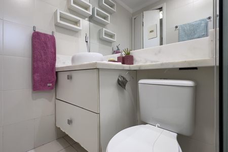 Apartamento à venda com 57m², 2 quartos e 1 vaga Apartamento à venda com 57m², 2 quartos e 1 vagaBanheiro