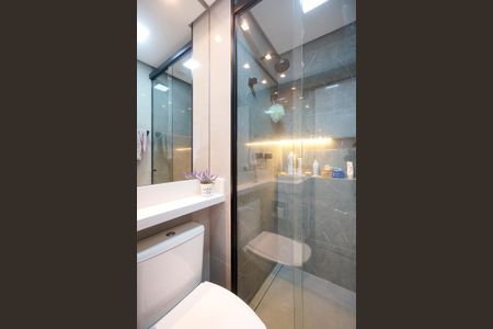 Apartamento à venda com 59m², 2 quartos e 1 vaga Apartamento à venda com 59m², 2 quartos e 1 vagaBanheiro social