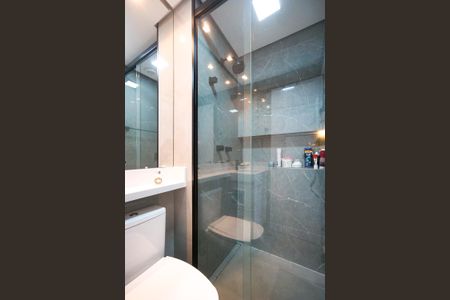 Apartamento à venda com 59m², 2 quartos e 1 vaga Apartamento à venda com 59m², 2 quartos e 1 vagaBanheiro da suíte