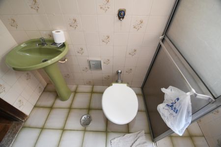 Casa à venda com 325m², 6 quartos e 3 vagasBanheiro 1 - Casa 2