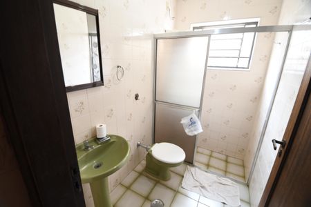Casa à venda com 325m², 6 quartos e 3 vagasBanheiro 1 - Casa 2