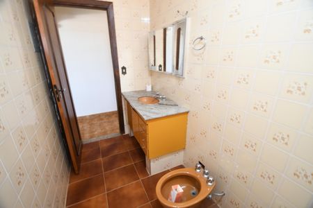 Casa à venda com 325m², 6 quartos e 3 vagasBanheiro 2 - Casa 2