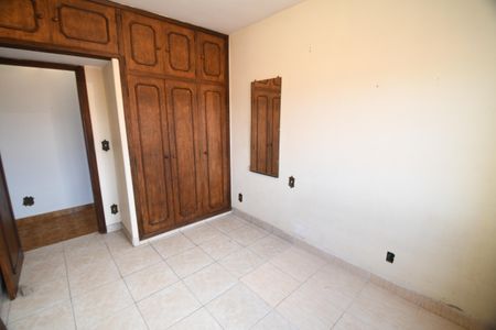 Casa à venda com 325m², 6 quartos e 3 vagasQuarto 1 - Casa 2