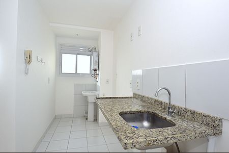 Cozinha de apartamento à venda com 3 quartos, 65m² em Humaitá, Porto Alegre