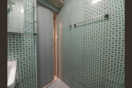 Banheiro de apartamento para alugar com 1 quarto, 29m² em Itararé, São Vicente