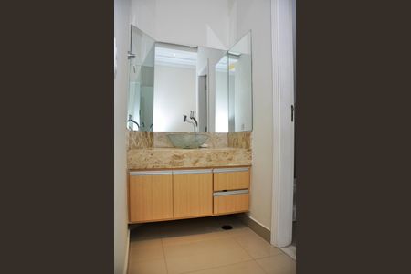 Casa para alugar com 170m², 4 quartos e 2 vagas Casa para alugar com 170m², 4 quartos e 2 vagasLavabo