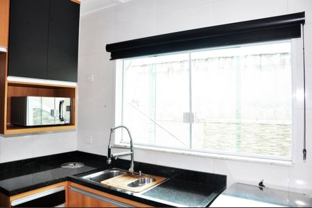 Casa para alugar com 170m², 4 quartos e 2 vagas Casa para alugar com 170m², 4 quartos e 2 vagasCozinha