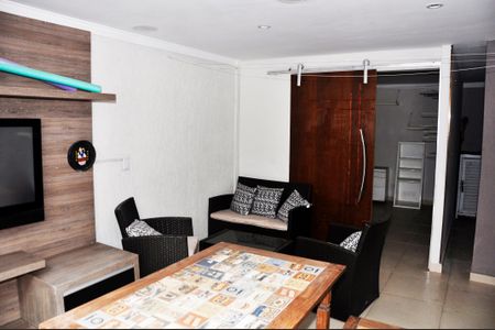 Casa para alugar com 170m², 4 quartos e 2 vagas Casa para alugar com 170m², 4 quartos e 2 vagasEspaço Gourmet