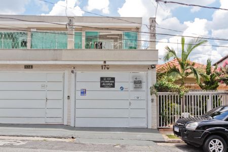 Casa para alugar com 170m², 4 quartos e 2 vagas Casa para alugar com 170m², 4 quartos e 2 vagasFachada